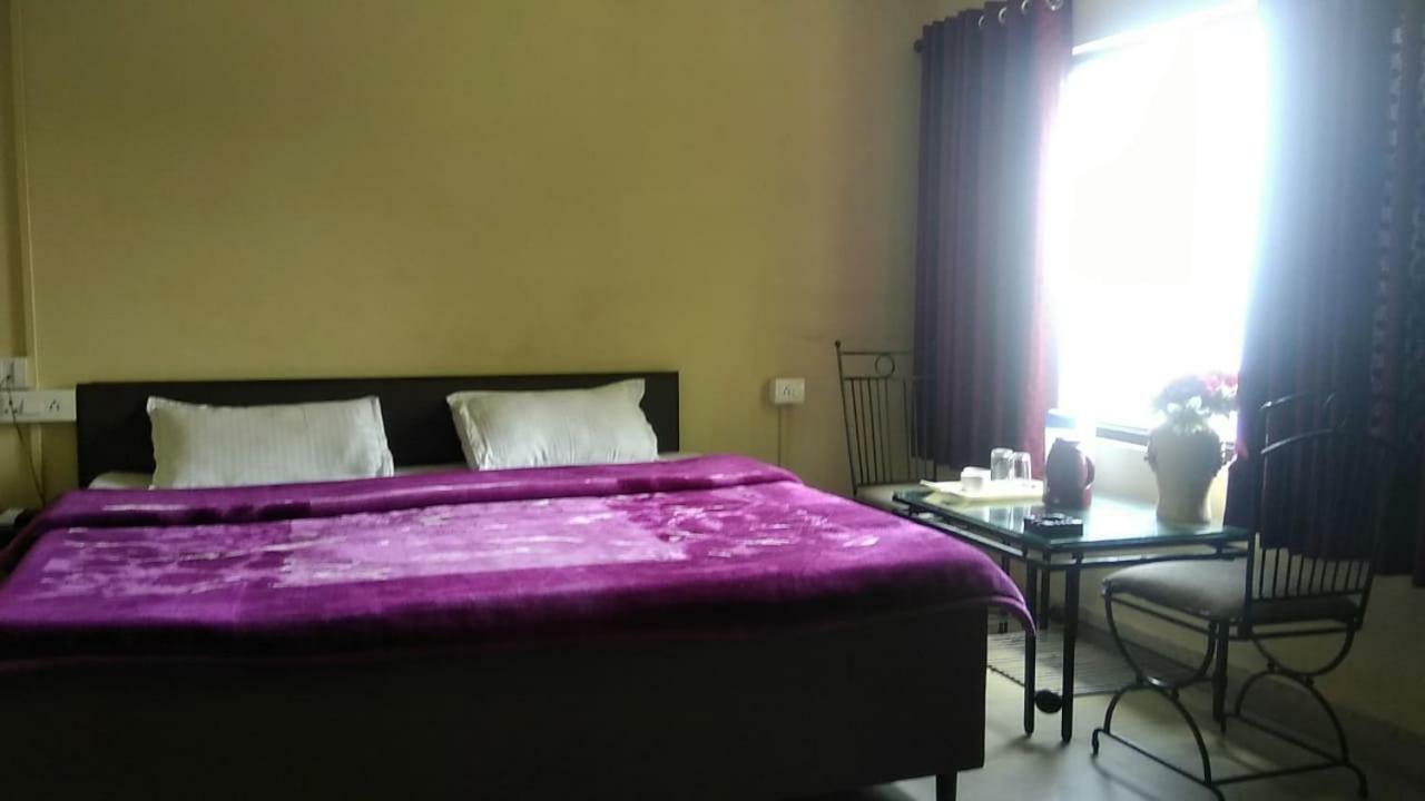 Hotel Gulmarg Mussoorie Ngoại thất bức ảnh